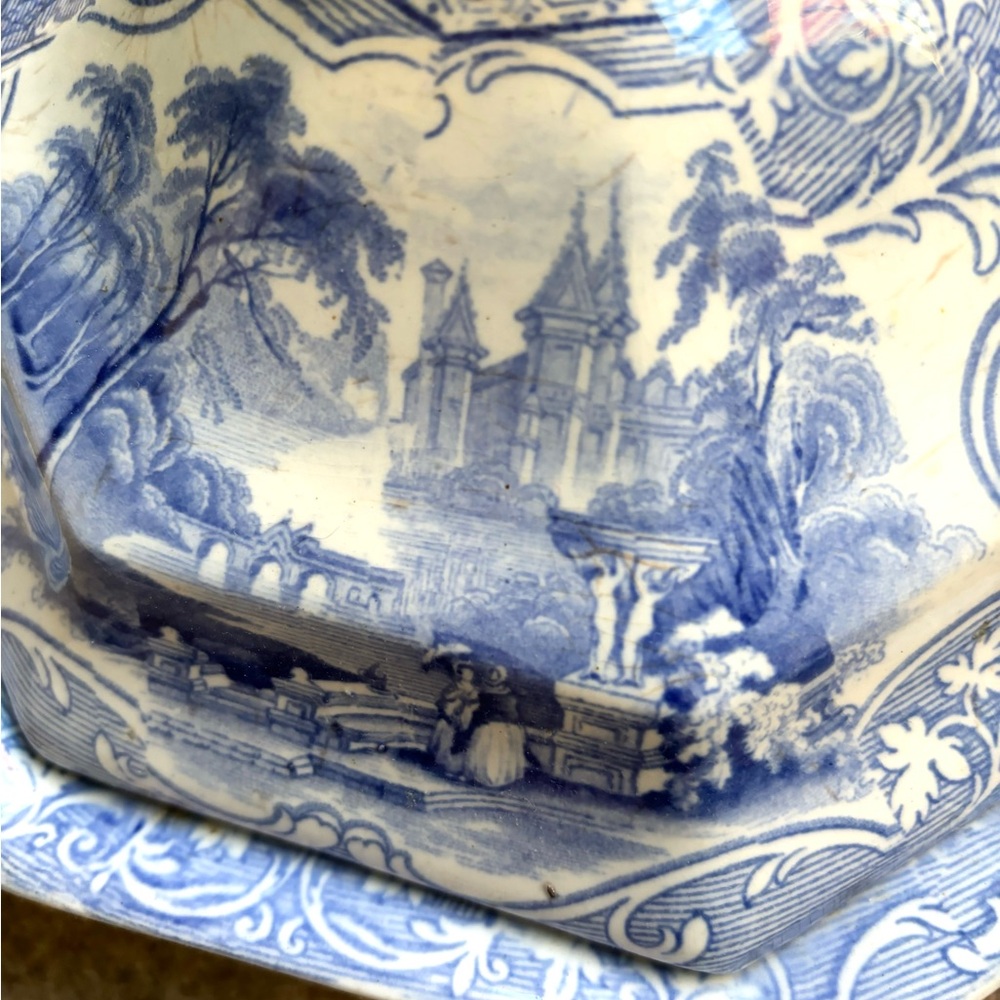 ANTIQUE TUREEN - Picture 4 of 8